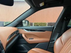 Lexus Levante 3.0T Standard Edition - фото 18
