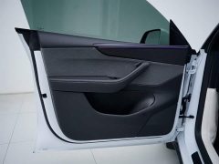 Tesla Model Y rear-wheel drive version - фото 16