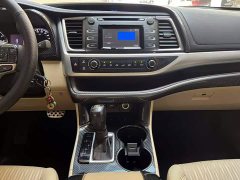 Toyota Highlander 2021 2.0T four-wheel drive elite version 7 seats - фото 12