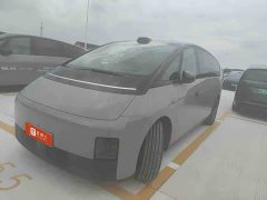 Li Auto Ideal MEGA Ultra - фото 1