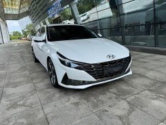 Hyundai Elantra 2023 1.5L CVT LUX Premium Edition - фото 3