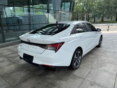 Hyundai Elantra 2023 1.5L CVT LUX Premium Edition - фото 5