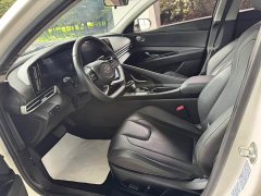Hyundai Elantra 2023 1.5L CVT LUX Premium Edition - фото 9