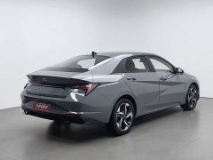 Hyundai Elantra 2022 1.5L CVT LUX Premium Edition - фото 2