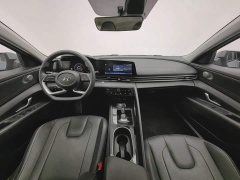 Hyundai Elantra 2022 1.5L CVT LUX Premium Edition - фото 5