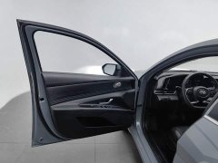 Hyundai Elantra 2022 1.5L CVT LUX Premium Edition - фото 8