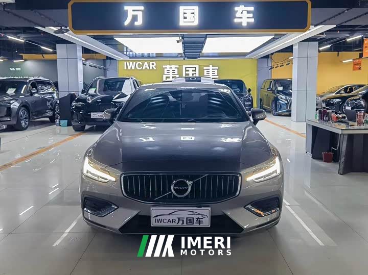Volvo S60 2022 B4 Zhiyi Luxury Edition