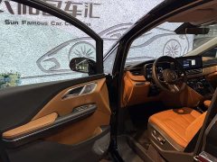 Hongqi HQ9 PHEV 2024 2.0T four-wheel drive business version - фото 10