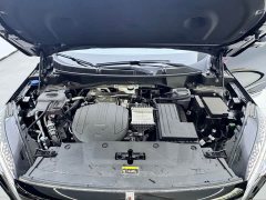 Hongqi HS3 PHEV 125km, 2 million units commemorative edition - фото 6