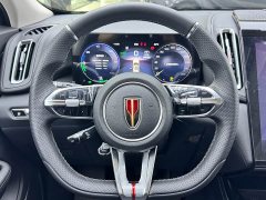 Hongqi HS3 PHEV 125km, 2 million units commemorative edition - фото 9