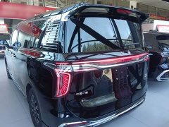 Hongqi HQ9 PHEV 2024 2.0T four-wheel drive business version - фото 6
