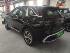 Hongqi HS3 PHEV 125km, 2 million units commemorative edition - фото 5