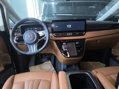 Hongqi HQ9 PHEV 2.0T four-wheel drive business version - фото 10