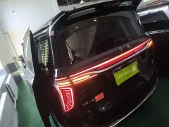 Hongqi HQ9 PHEV 2.0T four-wheel drive business version - фото 5