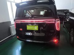 Hongqi HQ9 PHEV 2.0T four-wheel drive business version - фото 6