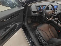 Hongqi E-QM5 2023 facelift basic travel version - фото 16