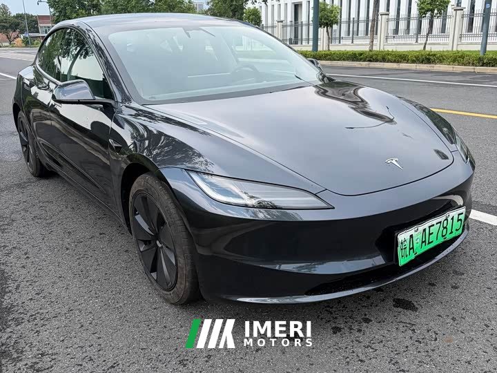 Tesla Model 3 rear-wheel drive version - автомобиль из Китая