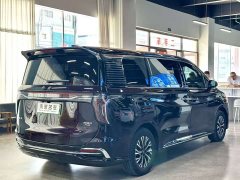 Hongqi HQ9 PHEV 2.0T four-wheel drive luxury version - фото 11