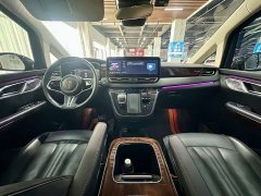 Hongqi HQ9 PHEV 2.0T four-wheel drive luxury version - фото 5