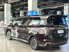 Hongqi HQ9 PHEV 2.0T four-wheel drive luxury version - фото 9
