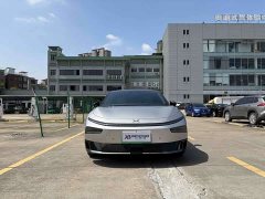 Xpeng P7 Extended Range 1550 Max Technology Edition - фото 17