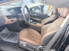 Hongqi E-QM5 2021 Charging Qiyue Edition - фото 7