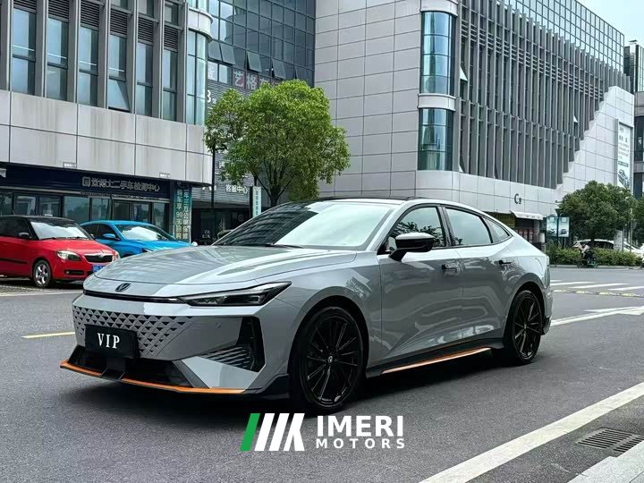 Changan UNI-V 1.5T Premium Version - автомобиль из Китая