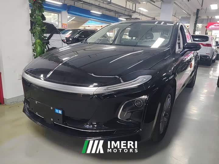 Hongqi E-QM5 610km PLUS - автомобиль из Китая