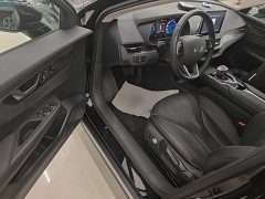 Hongqi E-QM5 2023 facelift basic travel version - фото 16