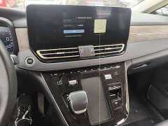 Hongqi HQ9 PHEV 2.0T four-wheel drive business version - фото 13