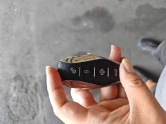 Hongqi H5 2023 2.0T automatic smart connected flag version - фото 9