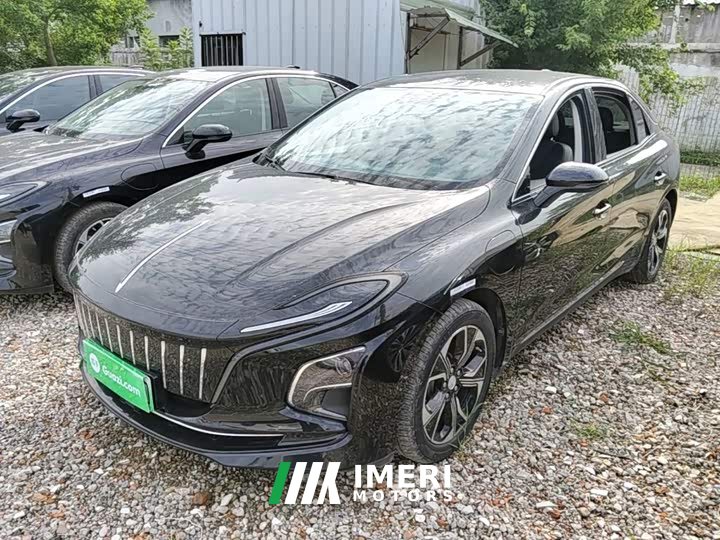 Hongqi E-QM5 facelift basic travel version