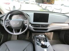 Hongqi E-QM5 facelift basic travel version - фото 10