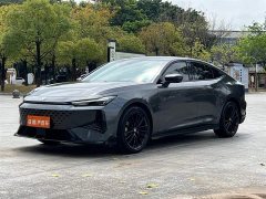 Changan UNI-V 1.5T premium - фото 1