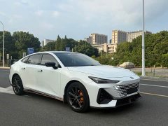 Changan UNI-V 1.5T premium - фото 3