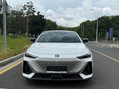 Changan UNI-V 1.5T premium - фото 2