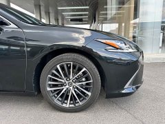 Lexus ES 2022 300h Premium Edition - фото 4