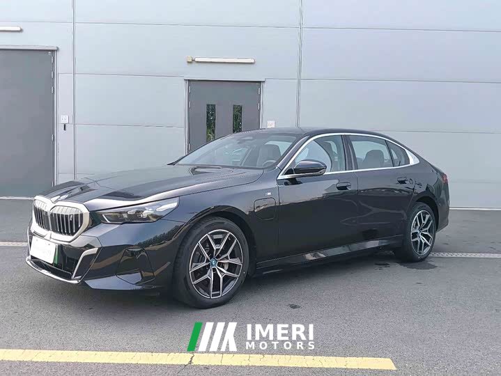 BMW i5 eDrive 40L M Sports Package - автомобиль из Китая