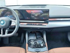 BMW i5 eDrive 40L M Sports Package - фото 5