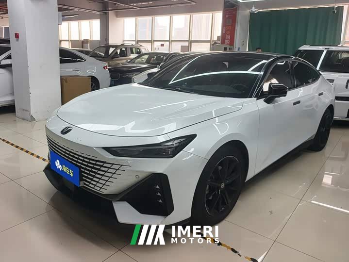 Changan UNI-V 2022 1.5T premium - автомобиль из Китая