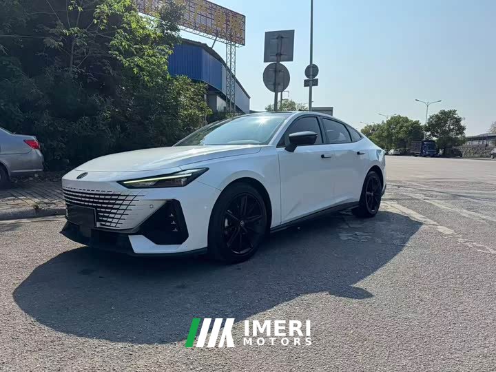 Changan UNI-V 2022 1.5T premium - автомобиль из Китая