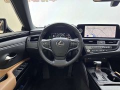 Lexus ES 300h Excellence Edition - фото 7