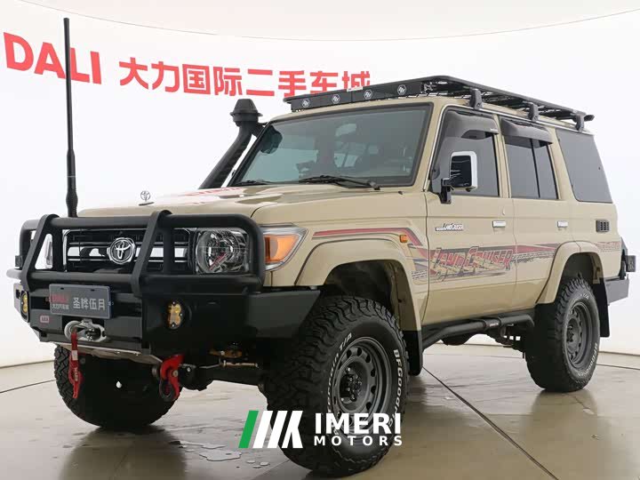 Toyota Land Cruiser (imported) LC76 4.0L manual