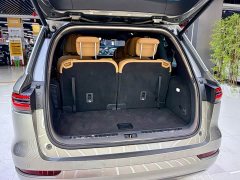 Li Auto Ideal ONE extended range 6-seater version - фото 11