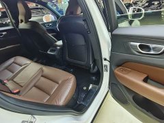 Volvo XC60 B5 four-wheel drive Zhiyuan Deluxe Edition - фото 8