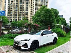 Changan UNI-V 1.5T exclusive - фото 1