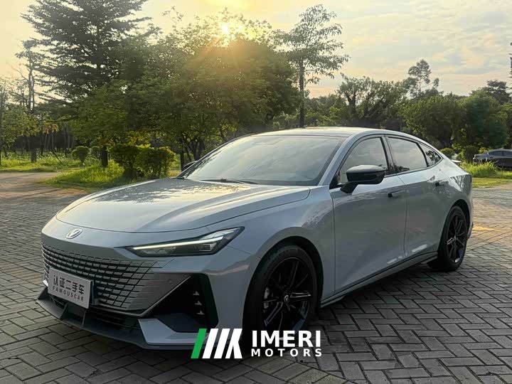 Changan UNI-V 1.5T premium - автомобиль из Китая