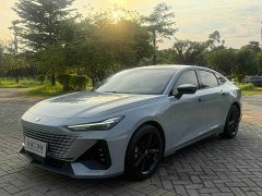 Changan UNI-V 1.5T premium - фото 1