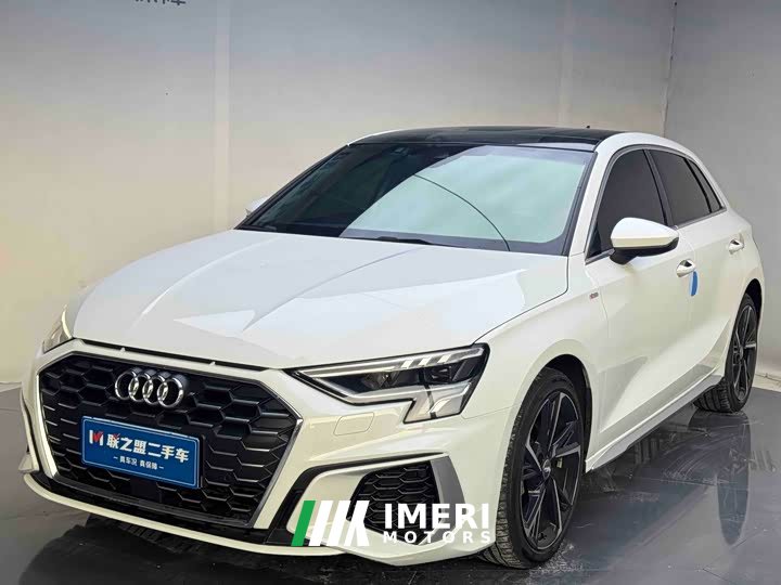 Audi A3 Sportback 35 TFSI stylish and sporty - автомобиль из Китая
