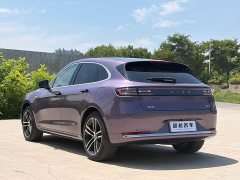 AITO Wenjie M5 extended range Ultra four-wheel drive version - фото 5